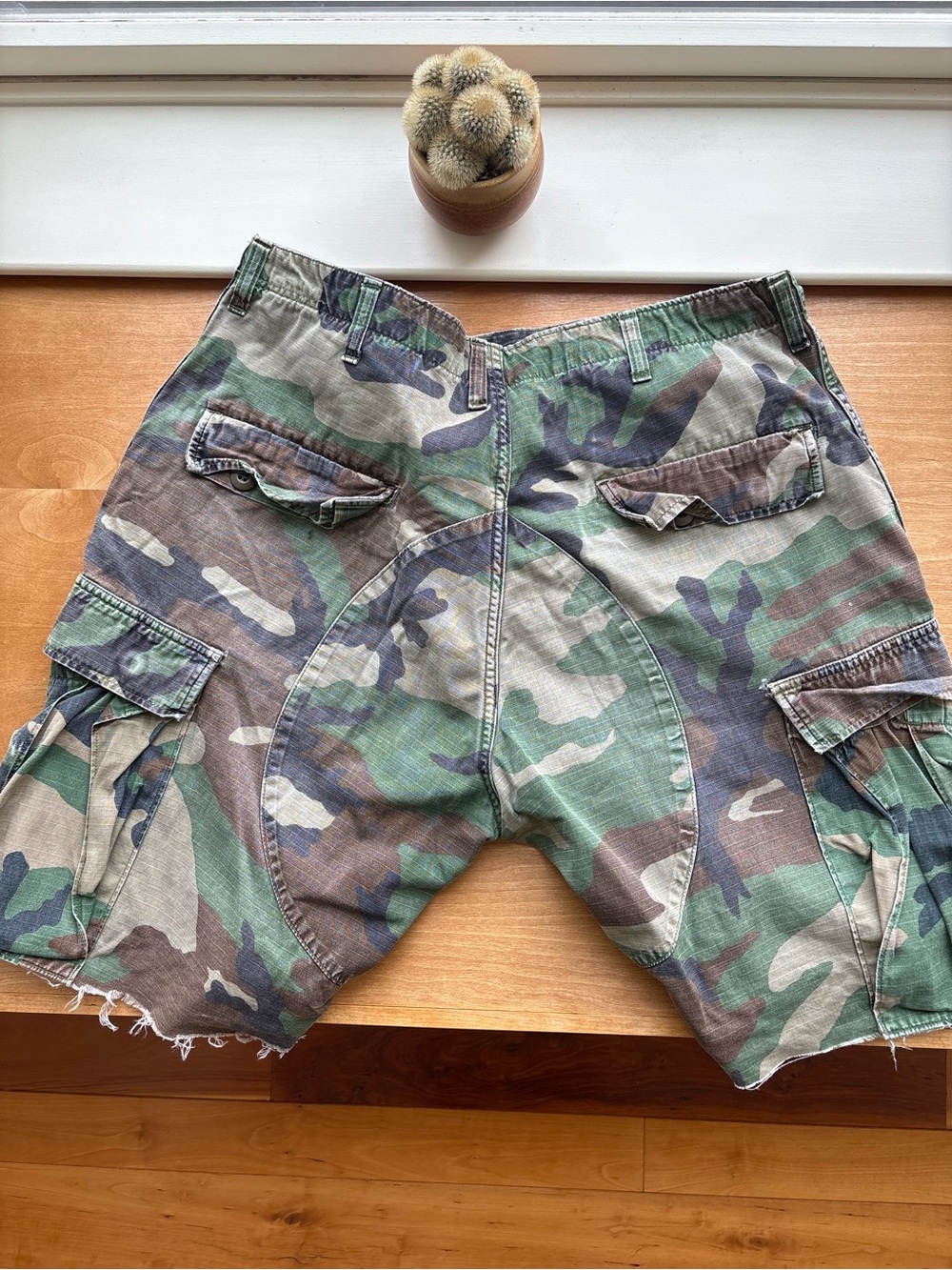 Cool Camouflage Cargo Men’s Shorts - Green Camo Military Issue Cut-Offs - Picture 7 of 13